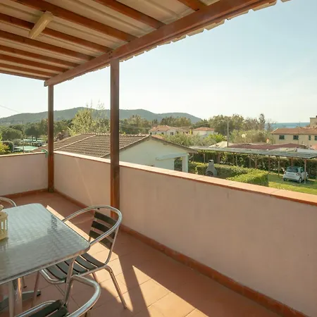 Apartment Mare By Helloelba Lacona